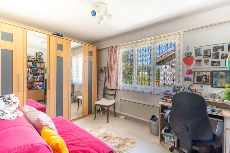 Zweifamilienhaus mit wunderschönem Garten & viel Potenzial (12)