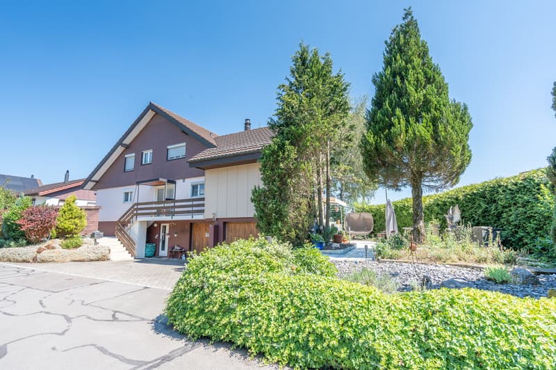 Zweifamilienhaus mit wunderschönem Garten & viel Potenzial (3)
