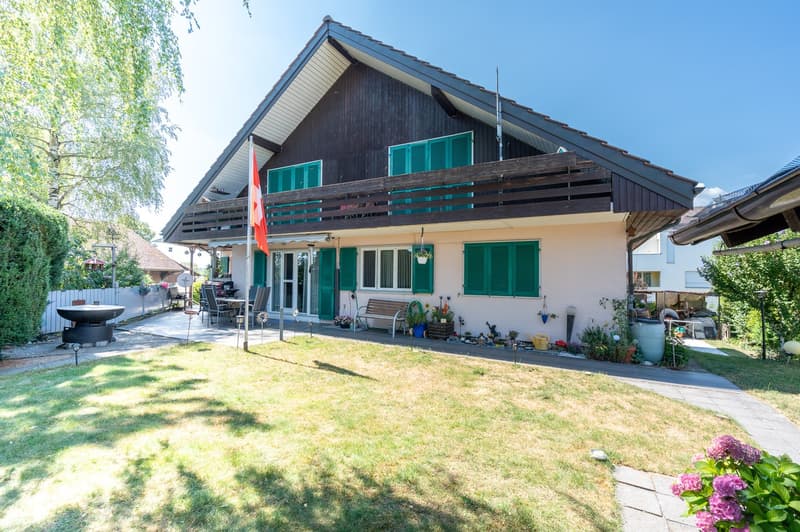 Zweifamilienhaus mit wunderschönem Garten & viel Potenzial (1)