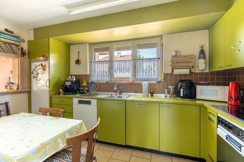 Zweifamilienhaus mit wunderschönem Garten & viel Potenzial (10)