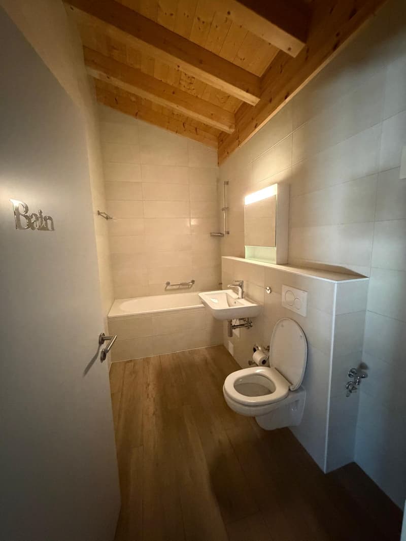 Charmant appartement de 2.5 pièces avec vue sur les montagnes à Erde (5)