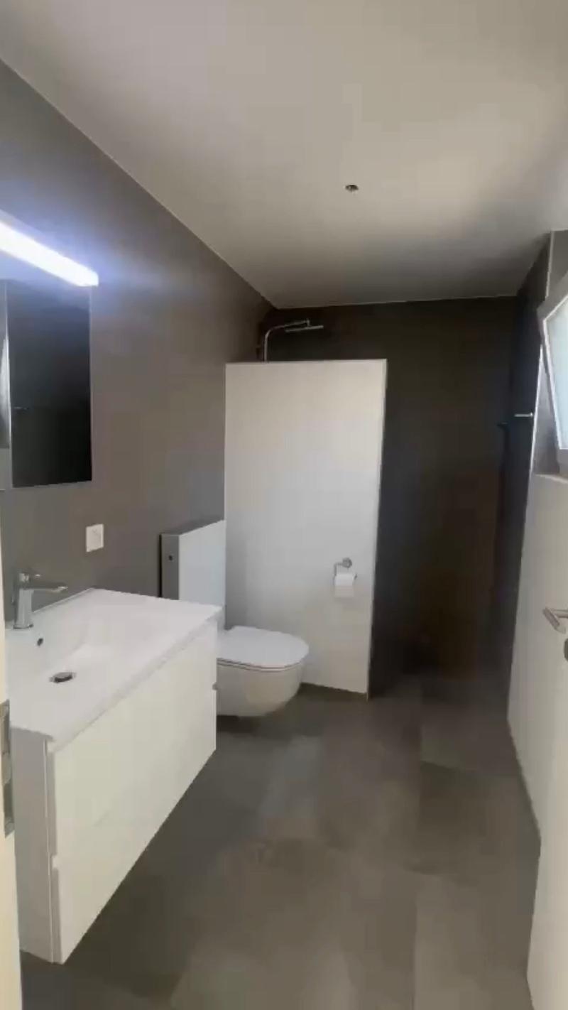 Appartement moderne de 2 pièces avec balcon à Saxon (2)