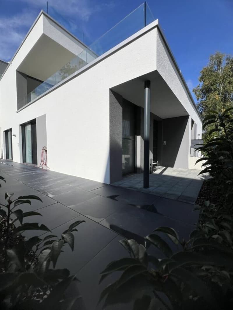 Exklusive Designerwohnung mit Traumterrasse & Garten - Neubau in Biberist (9)