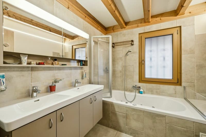 Charmant chalet familial avec potentiel professionel à Erde (7)