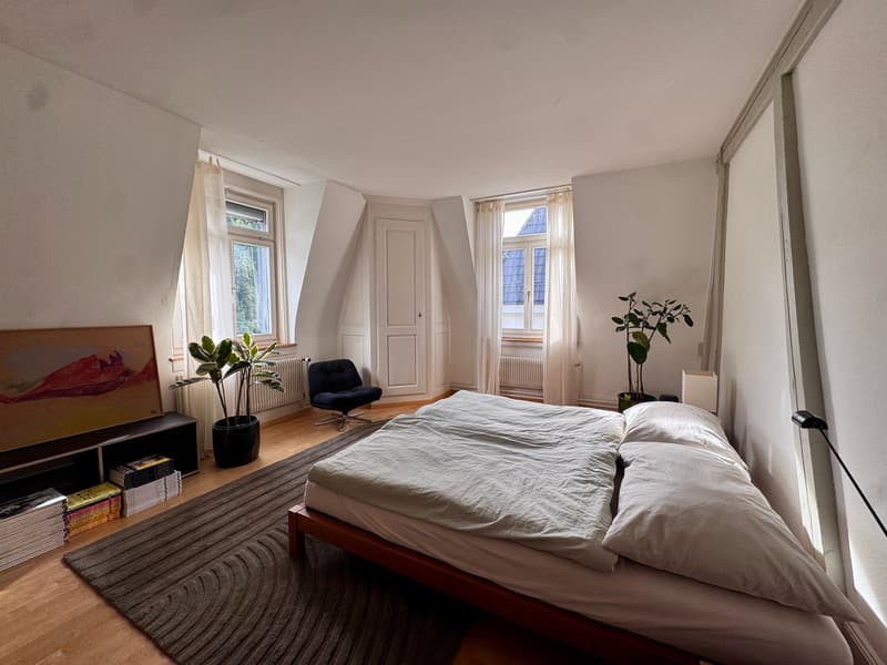 Charmante 4-Zimmer-Altbauwohnung mit Balkon und Aussicht (1)
