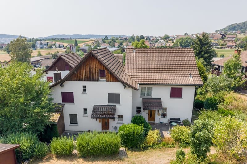 Grosszügiges und gepflegtes Familien-Haus zum Auffrischen (2)