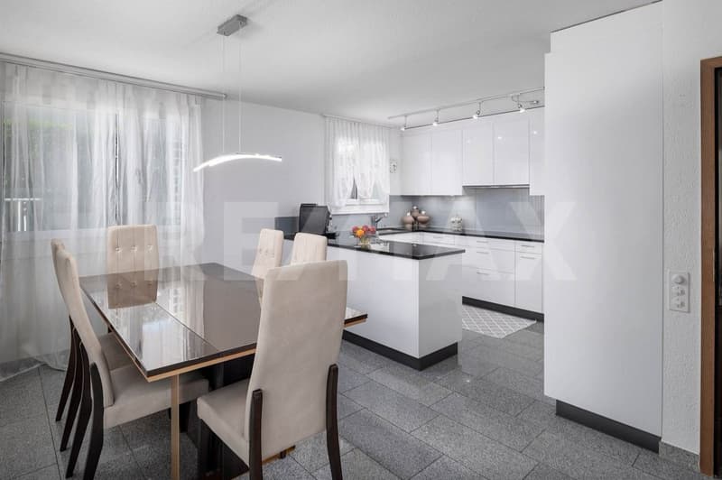 Eck-Haus in Anglikon: 5.5 Zimmer mit Garten (4)