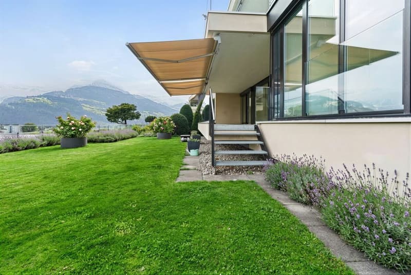 Exklusive 4.5-Zi-Terrassenwohnung mit schöner Aussicht (27)