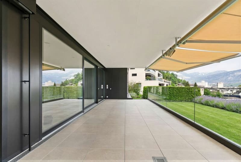 Exklusive 4.5-Zi-Terrassenwohnung mit schöner Aussicht (22)