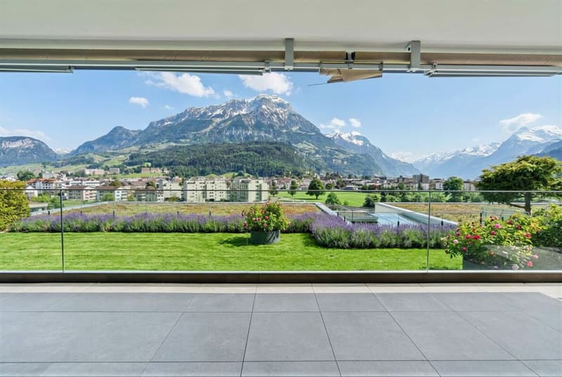 Exklusive 4.5-Zi-Terrassenwohnung mit schöner Aussicht (30)