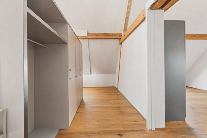 2.5-Zi.-Attikawohnung mit Dachterrasse - Kreis 4 (17)