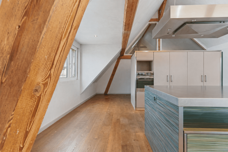 2.5-Zi.-Attikawohnung mit Dachterrasse - Kreis 4 (9)