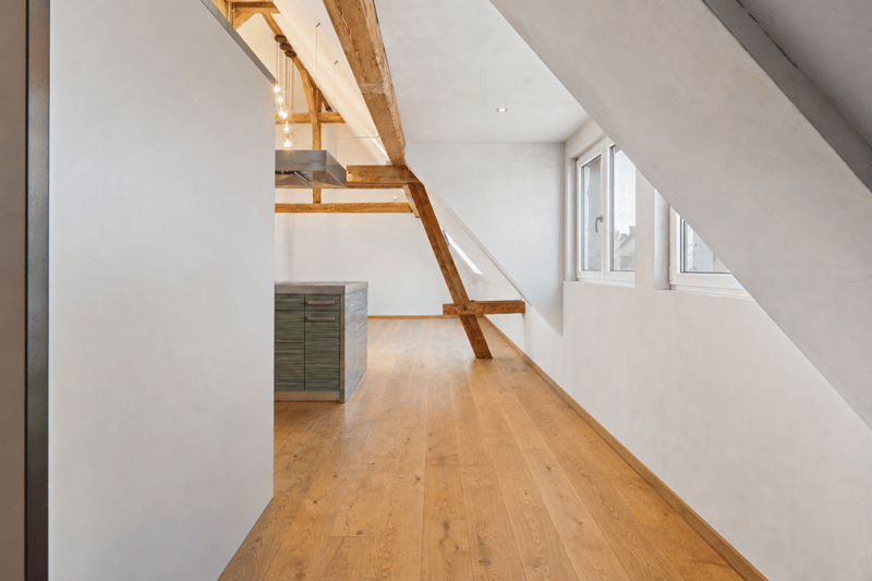 2.5-Zi.-Attikawohnung mit Dachterrasse - Kreis 4 (10)
