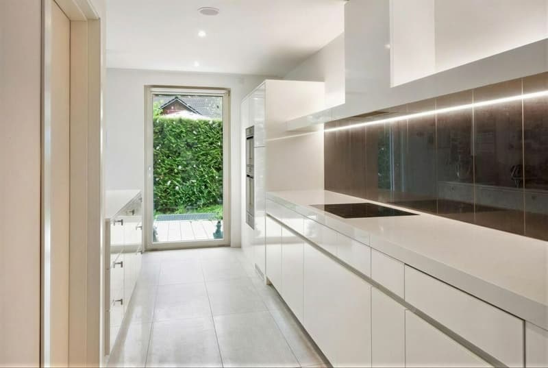 Modernes 6-Zimmer-Doppeleinfamilienhaus mit Garten in Hausen am Albis (12)