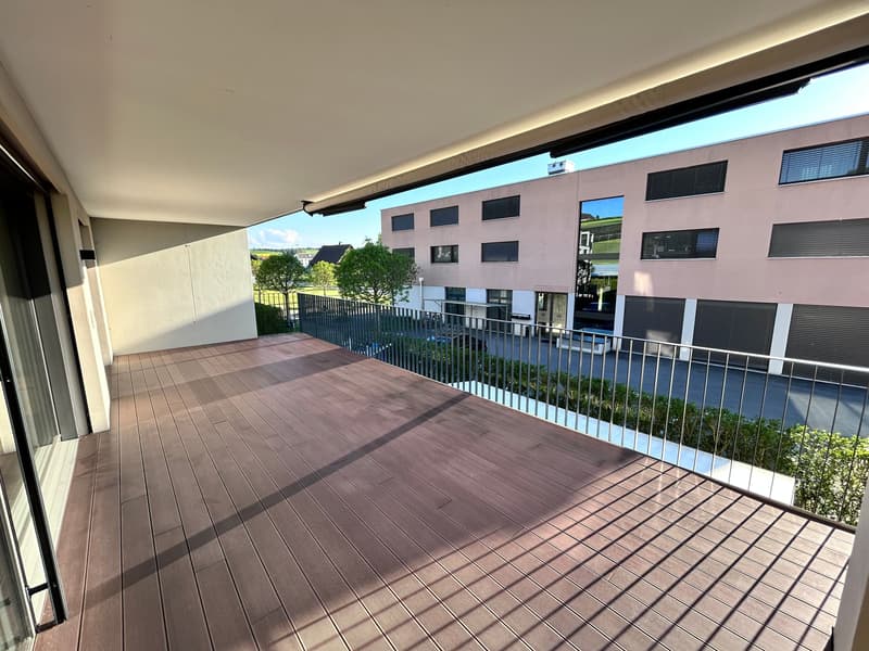 Appartamento 4.5 locali luminoso con balcone a Neudorf in vendita (2)