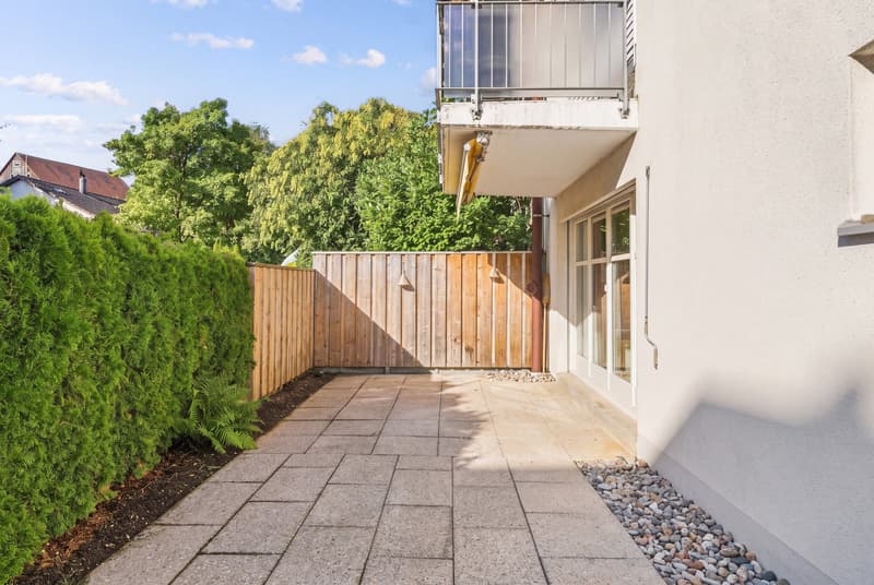 3.5-Zimmer-Gartenwohnung mit Cheminée in Jonen (5)