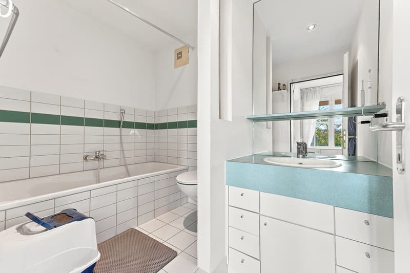 4.5-Zimmer-Etagenwohnung mit Cheminée inkl. Carport in Jonen (7)
