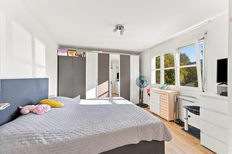 4.5-Zimmer-Etagenwohnung mit Cheminée inkl. Carport in Jonen (9)