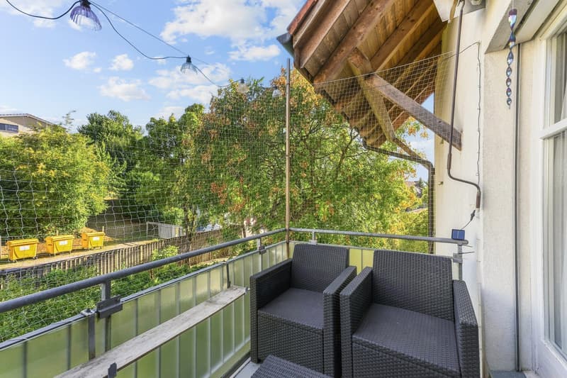 4.5-Zimmer-Etagenwohnung mit Cheminée inkl. Carport in Jonen (6)