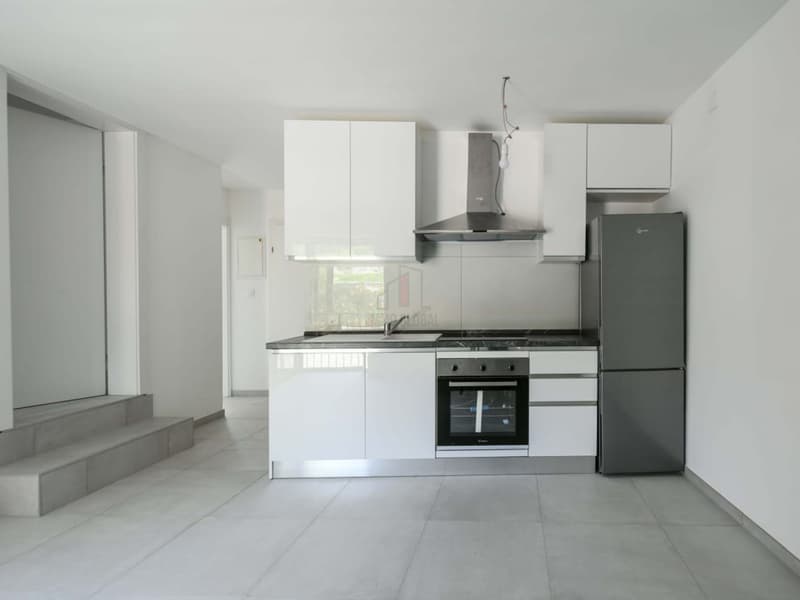 ACCOGLIENTE E SOLEGGIATO TRILOCALE  A SAN PIETRO DI STABIO (4)