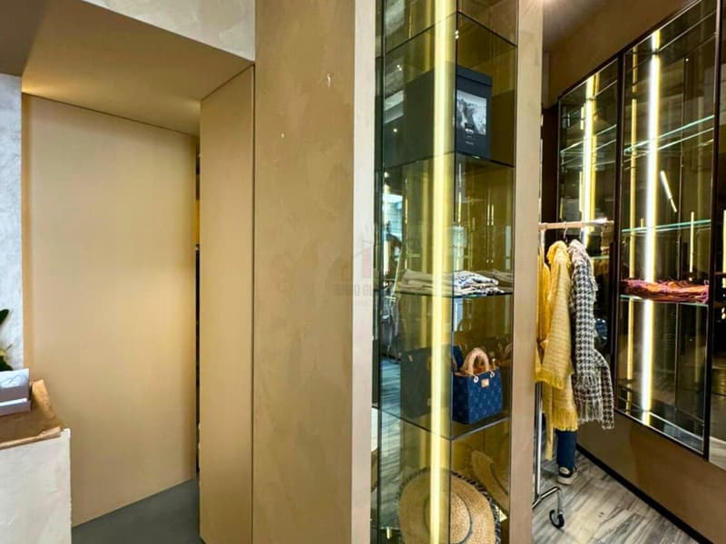 ATTIVITÃ COMMERCIALE IN PIENO CENTRO, SUCCESSO ASSICURATO (4)