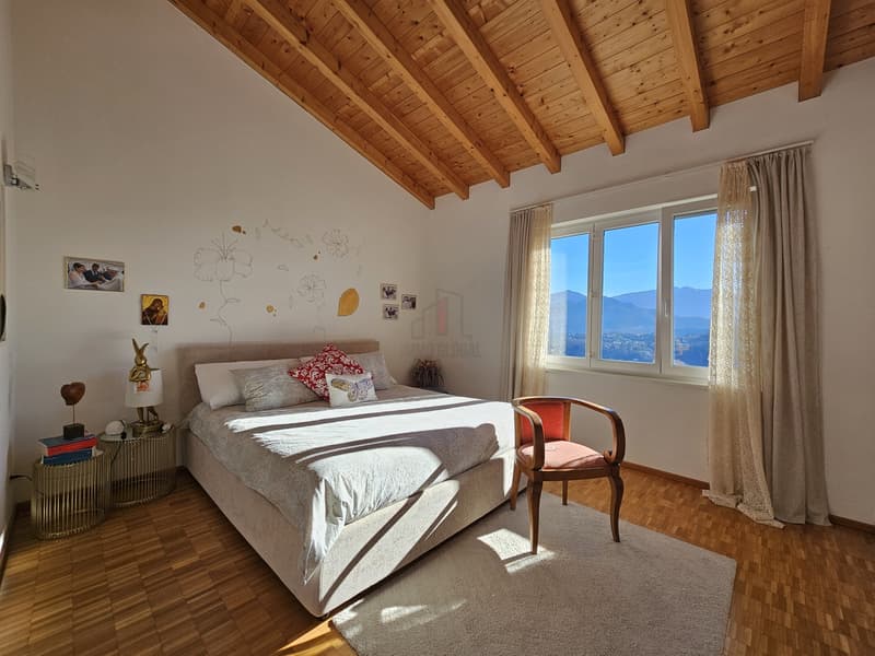 FANTASTICA BIFAMILIARE CON VISTA MOZZAFIATO (9)