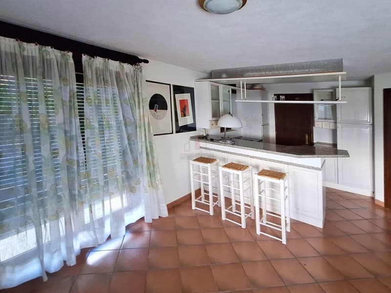 VILLA DI CHARME, CON PISCINA E VISTA APERTA (5)