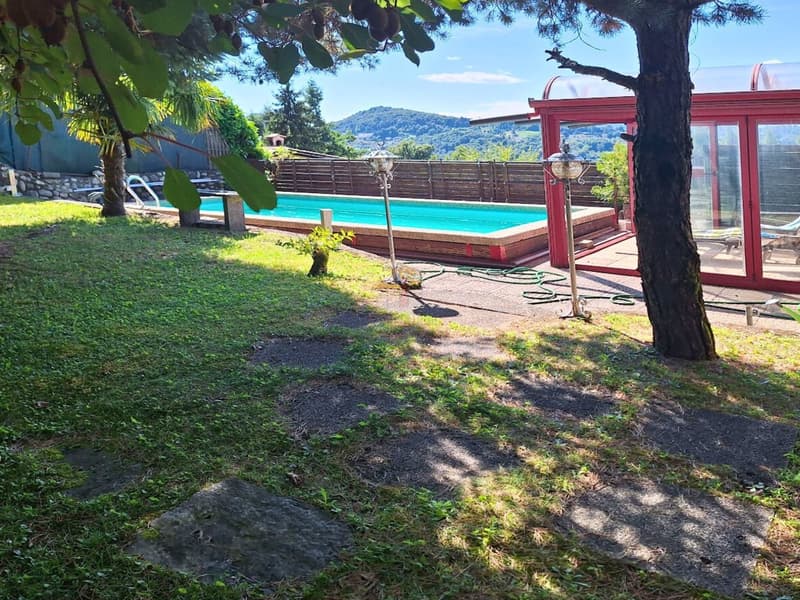 VILLA DI CHARME, CON PISCINA E VISTA APERTA (1)