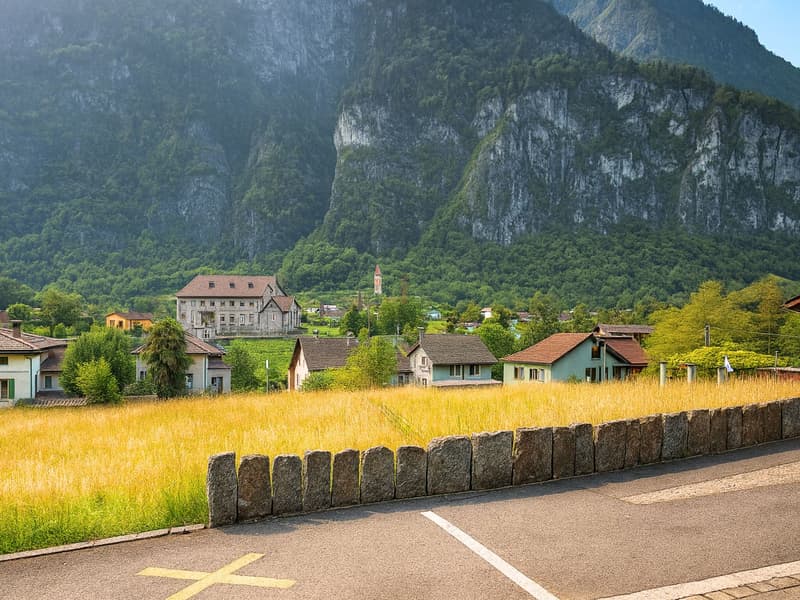 EDIFICA IN ZONA RESIDENZIALE SOLEGGIATA IMMERSA NEL VERDE (3)