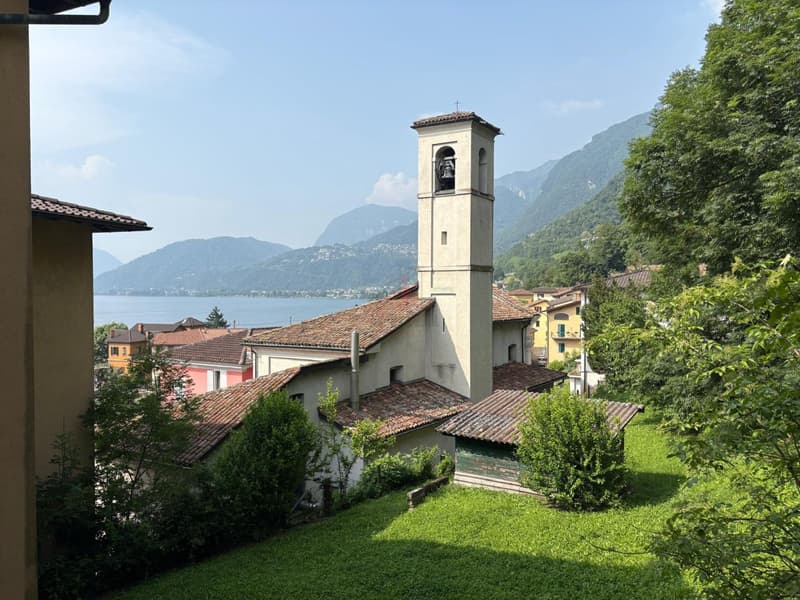 COMODO CON PARZIALE VISTA LAGO (1)