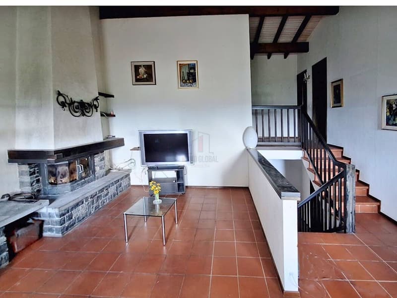 VILLA DI CHARME, CON PISCINA E VISTA APERTA (2)