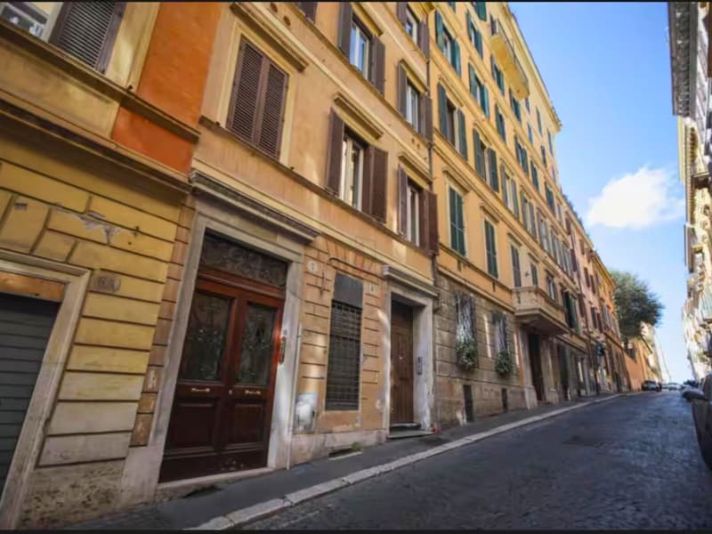 PIAZZA DI SPAGNA A 2 PASSI (10)