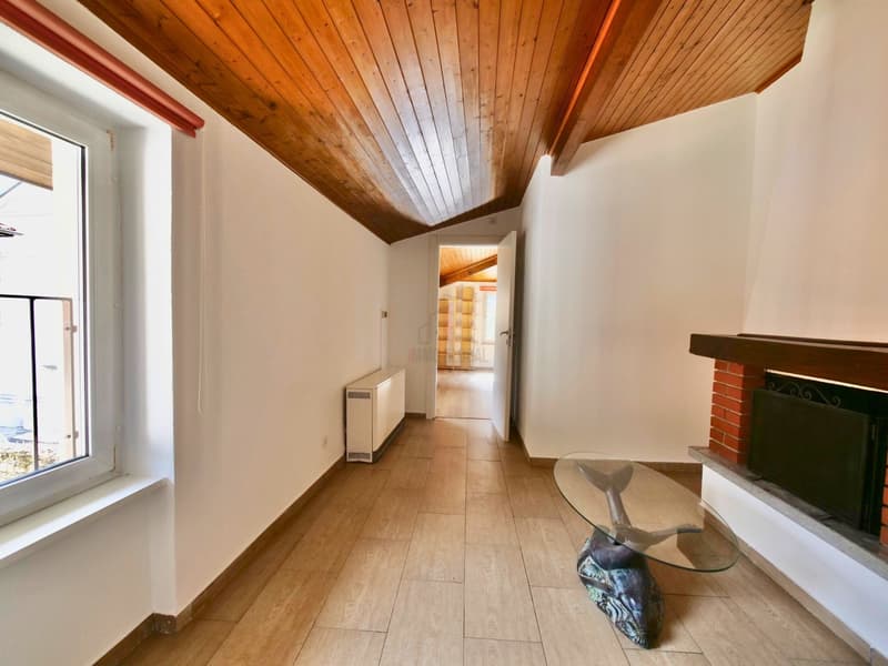 NEW PRICE, A REDDITO, A DUE PASSI DAL LAGO (4)