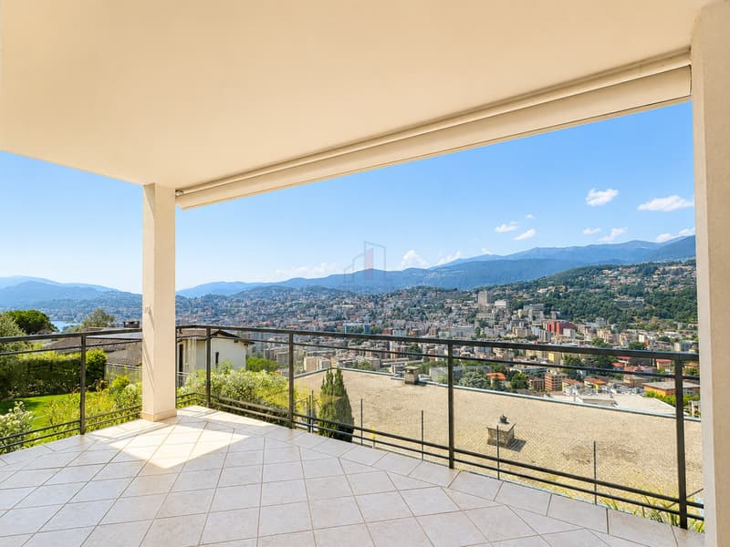 LA TUA CASA IN ZONA ESCLUSIVA CON PARZIALE VISTA LAGO (13)
