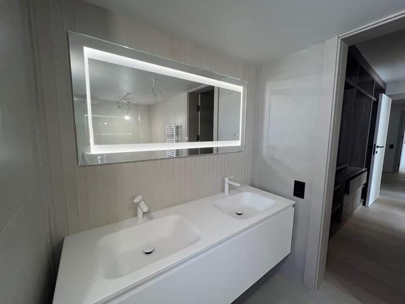 Maison moderne entièrement rénovée (14)
