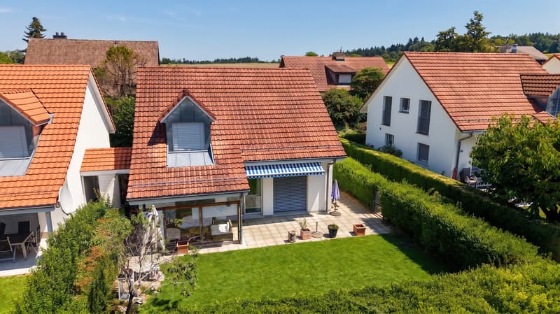 Hausansicht mit Garten_2