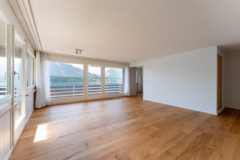 Sanierte 4½-Zimmer Wohnung mit traumhaftem See- und Bergblick (3)