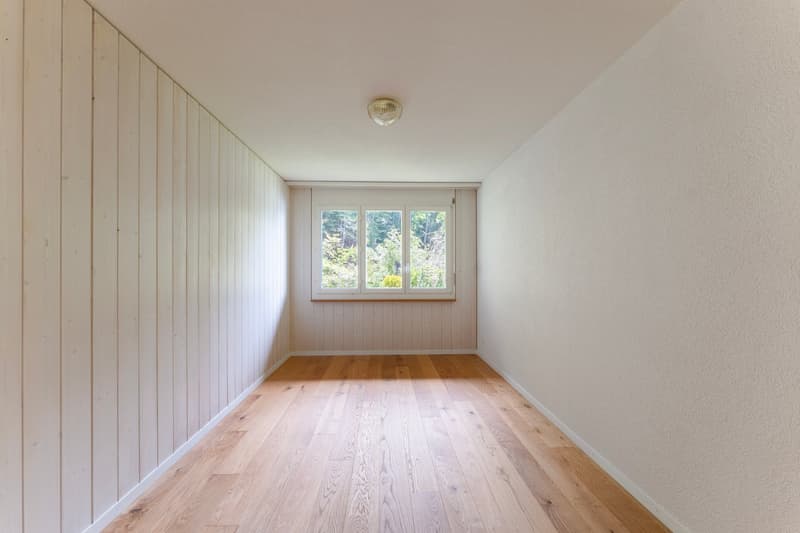Sanierte 4½-Zimmer Wohnung mit traumhaftem See- und Bergblick (12)