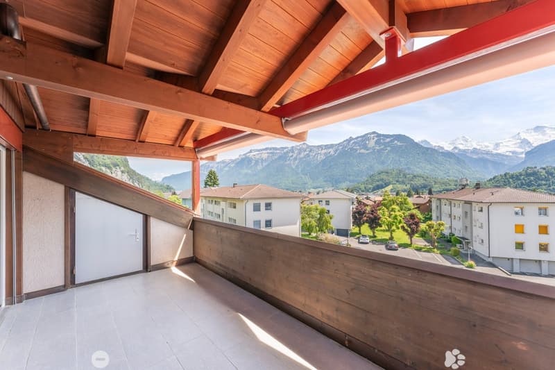 Grosszügige 4½-Zimmer Dachwohnung mit herrlicher Aussicht (6)
