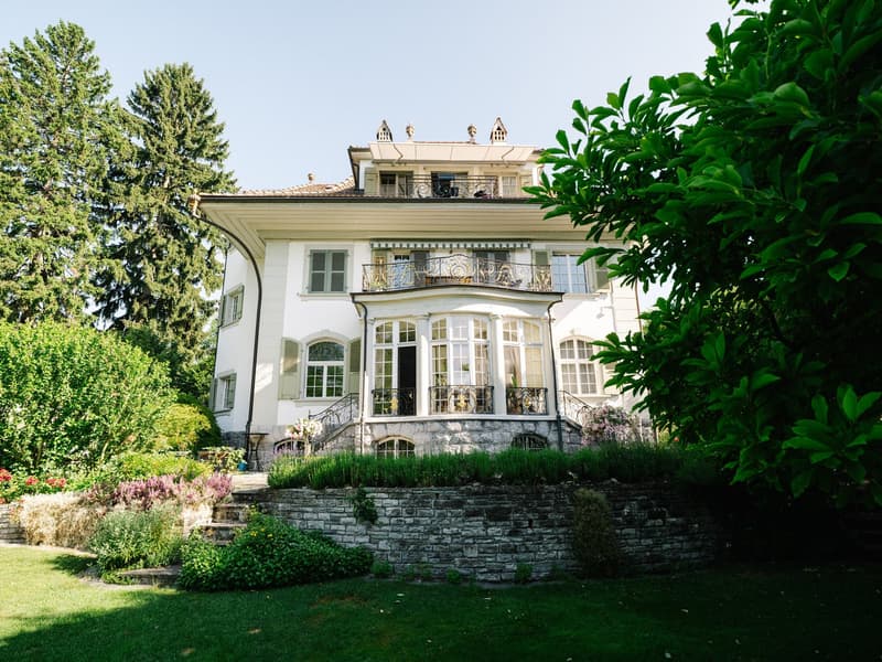 Charmante 2-Zimmer Wohnung in historischem Altbau in Thun (12)