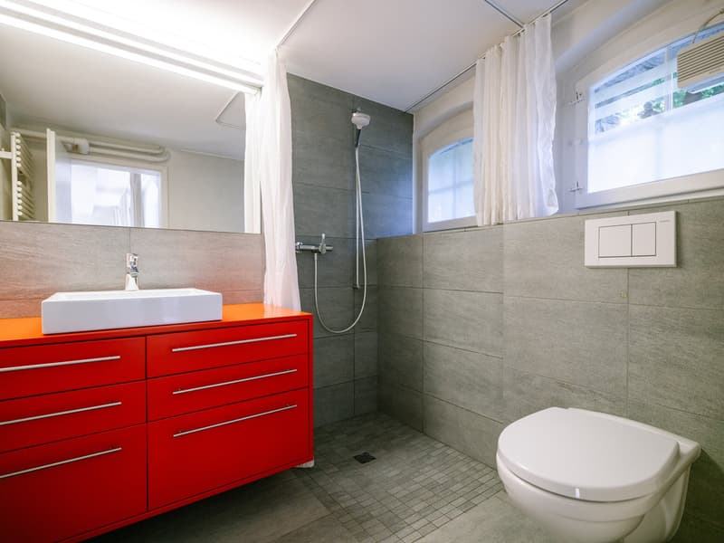 Charmante 2-Zimmer Wohnung in historischem Altbau in Thun (10)