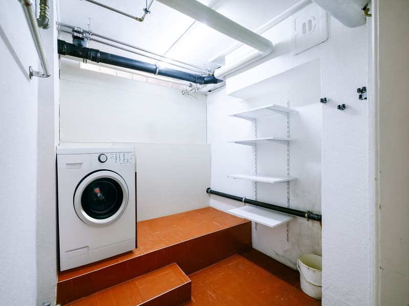 Charmante 2-Zimmer Wohnung in historischem Altbau in Thun (11)