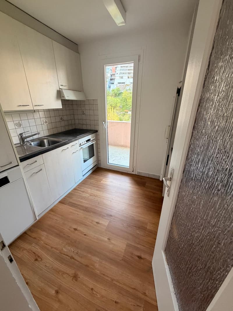 Charmante 4.5-Zimmer-Wohnung mit Balkon in ruhiger Lage in Kriens (2)