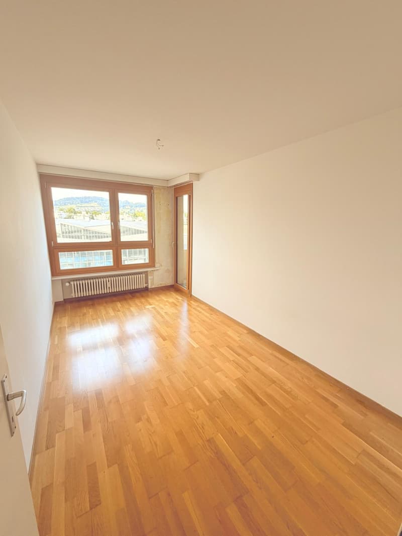 Helle 4.5-Zimmer-Wohnung mit Balkon und Seenähe in Luzern (6)