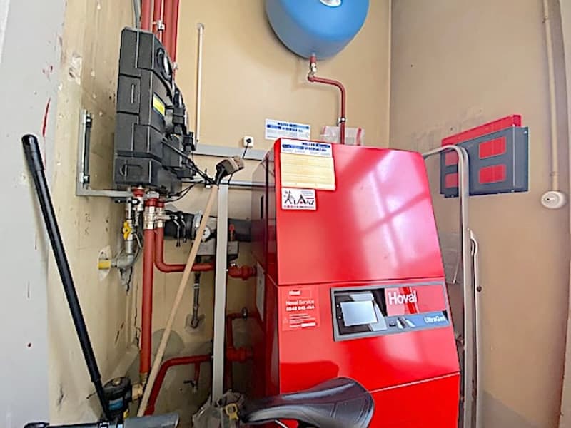 Casa multifamiliare con caratteristiche ricche e 4 appartamenti (28)
