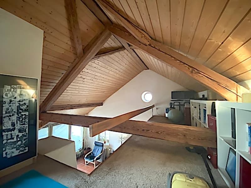 Casa multifamiliare con caratteristiche ricche e 4 appartamenti (18)