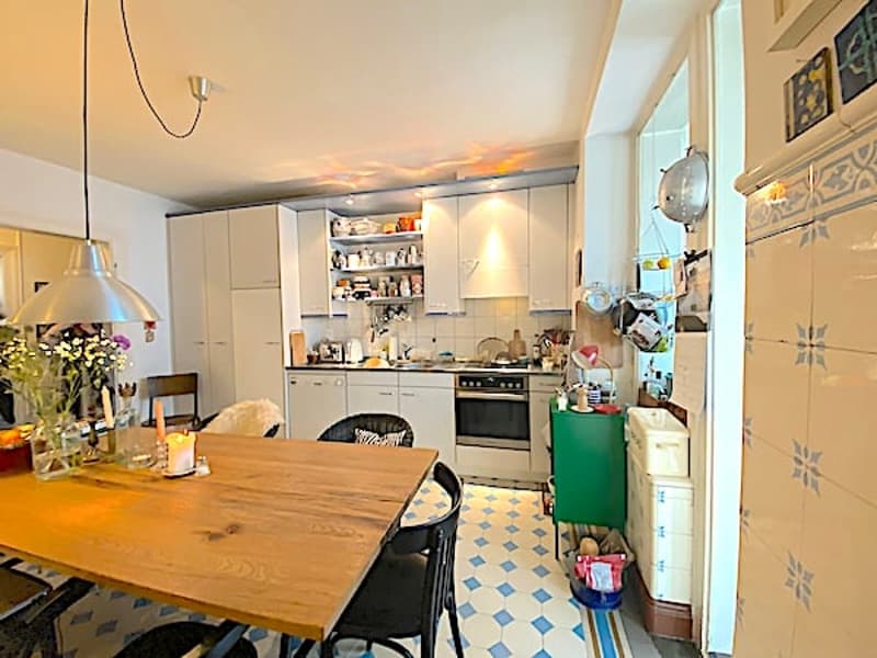 Casa multifamiliare con caratteristiche ricche e 4 appartamenti (8)