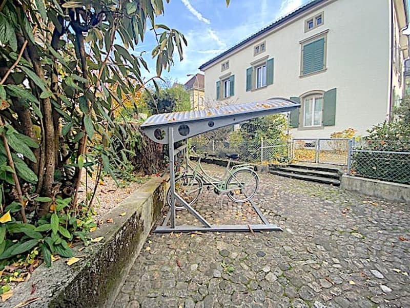 Casa multifamiliare con caratteristiche ricche e 4 appartamenti (32)