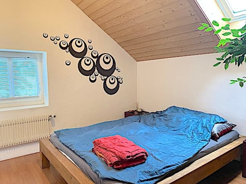 Casa multifamiliare con caratteristiche ricche e 4 appartamenti (16)