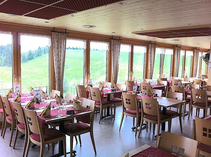 Location ou achat : Restaurant panoramique avec 2 appartements et 1 studio (4)
